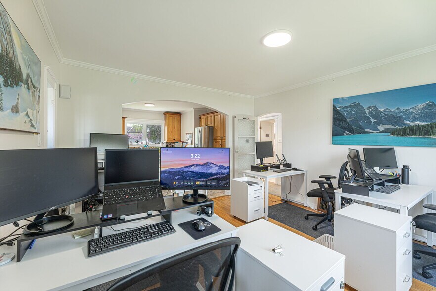 More Photos Of 313 Ross Av, Cochrane Medical For Sale