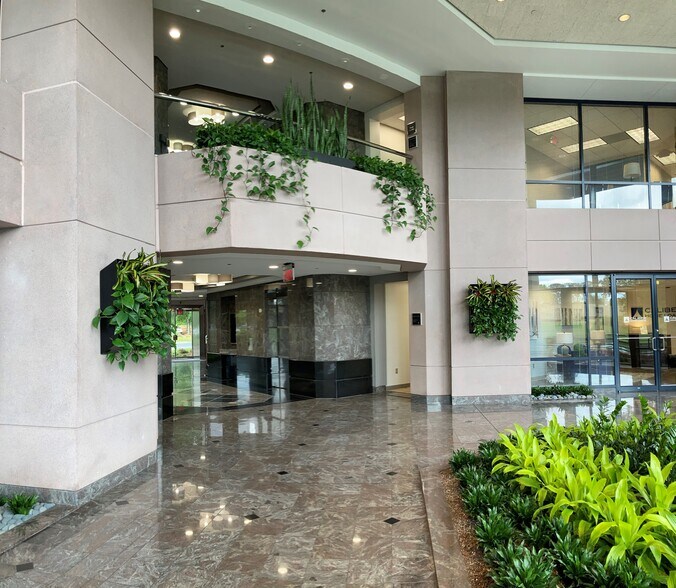 More Photos Of 1525 Perimeter Pky NW, Huntsville Office For Lease