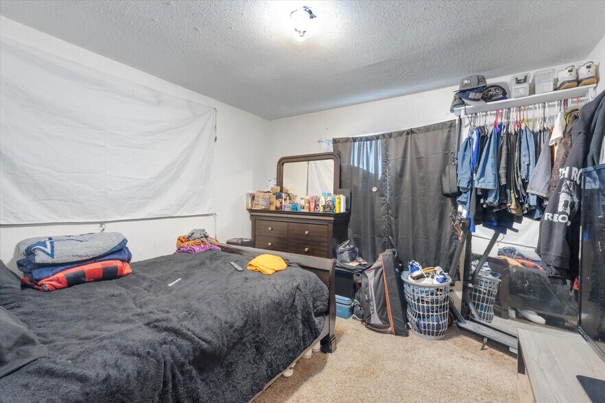 More Photos Of 227 24th Ave, Longview Apartments For Sale