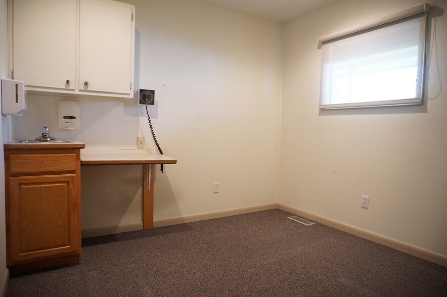 More Photos Of 1151 Cornwall Rd, Lebanon Medical For Sale