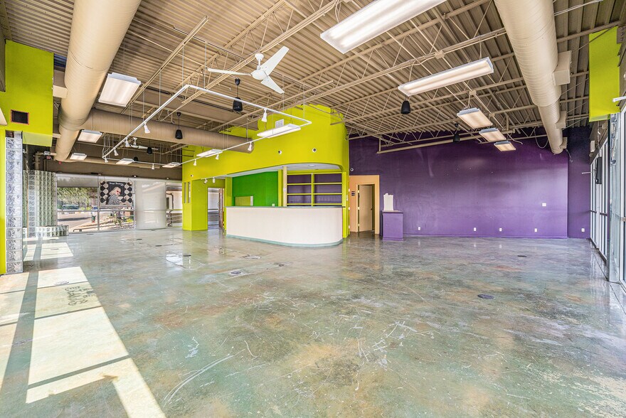 More Photos Of 5075 Leetsdale Dr, Denver Unknown For Lease