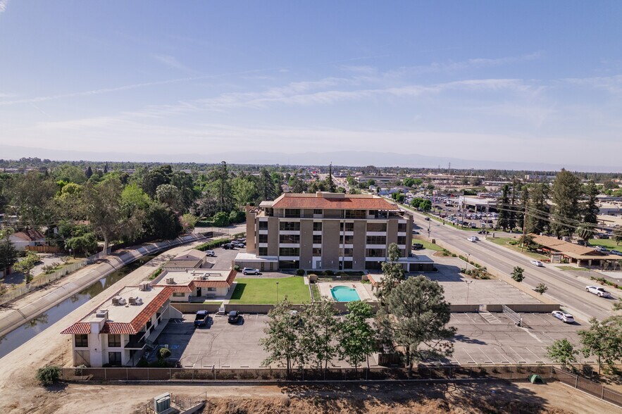 More Photos Of 3200 21st St, Bakersfield Office For Sale