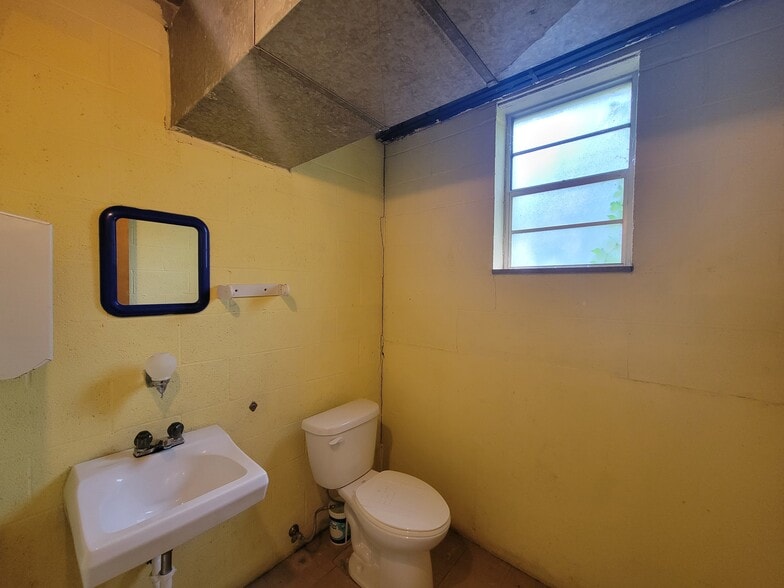 More Photos Of 228 Church St, Winfield Religious Facility For Sale