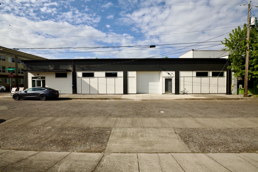Primary Photo Of 777 N Killingsworth Ct, Portland Industrial For Lease