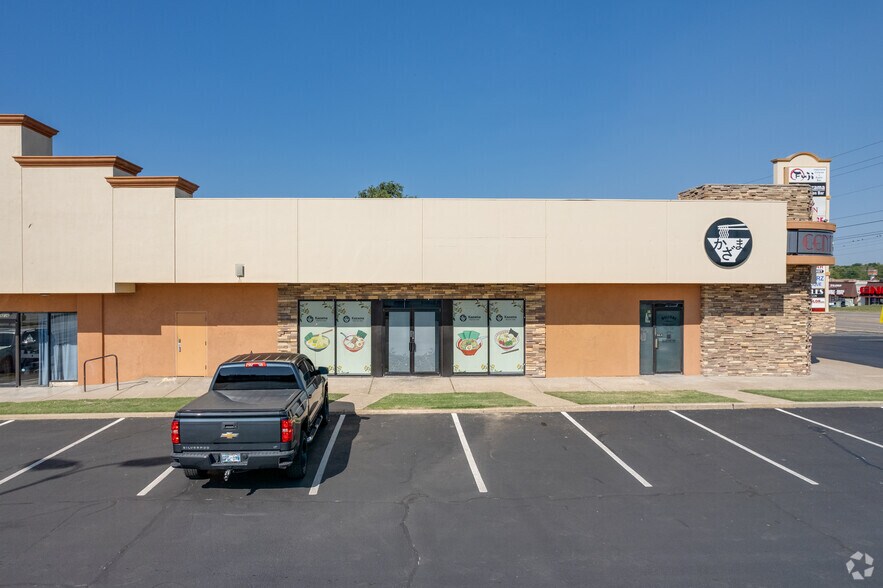 More Photos Of 8202-8278 E 71st St, Tulsa Unknown For Lease