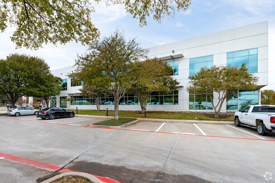 More Photos Of 2301 Eagle Pky, Fort Worth Office For Lease
