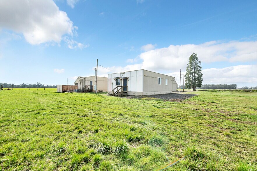 More Photos Of 31414 Harris Dr, Harrisburg Lodge Meeting Hall For Sale