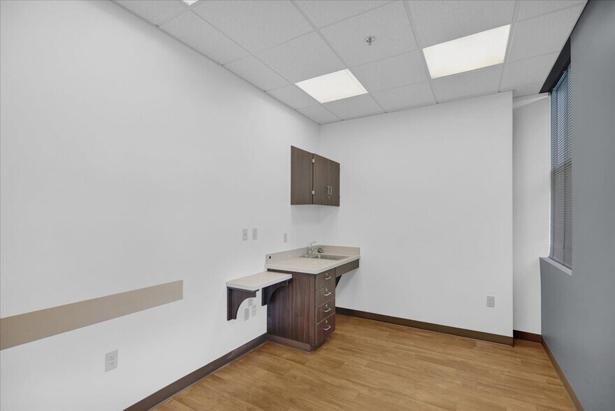 More Photos Of 1350 Broadcasting Rd, Wyomissing Medical For Lease