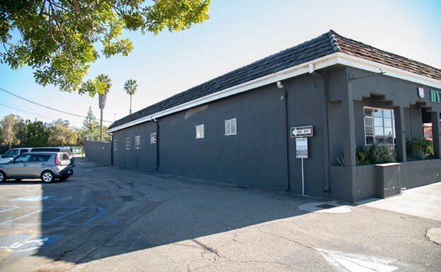 More Photos Of 1024 S Coast Hwy, Oceanside Veterinarian Kennel For Lease