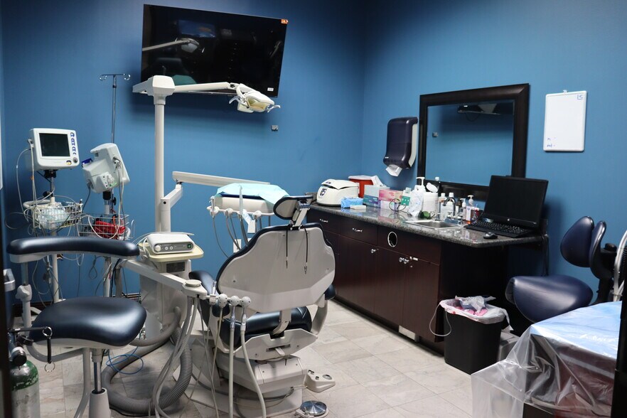 More Photos Of 1507 S Hiawassee Rd, Orlando Medical For Lease