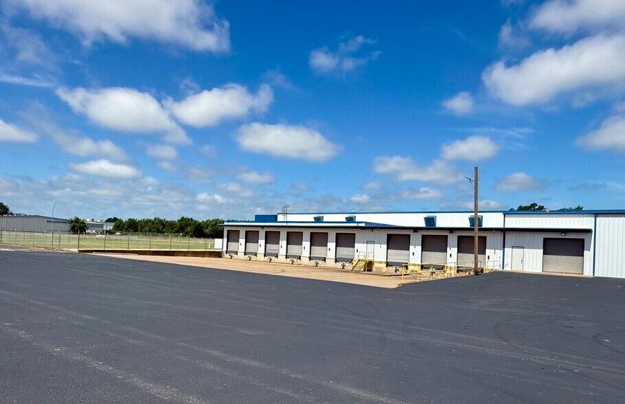 More Photos Of 13343 Interstate 20 E, Tyler Warehouse For Lease