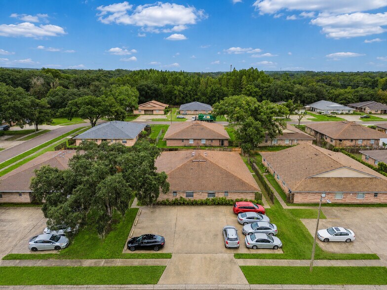 More Photos Of 3132 Bloomingdale Villas Ct, Brandon Apartments For Sale