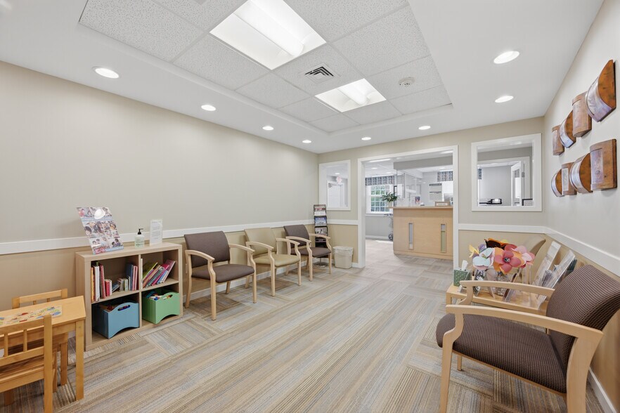 More Photos Of 35 Saybrook Rd, Essex Medical For Sale