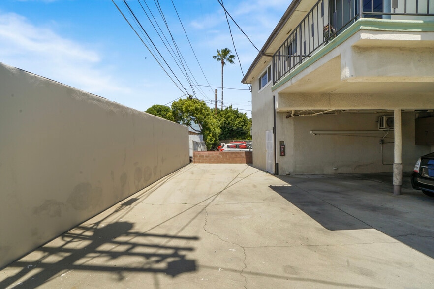 More Photos Of 1217 S Orange Grove Ave, Los Angeles Apartments For Sale