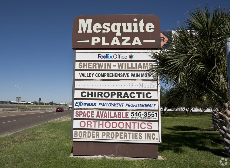 More Photos Of 1100 N 77 Expy, Brownsville Storefront For Lease