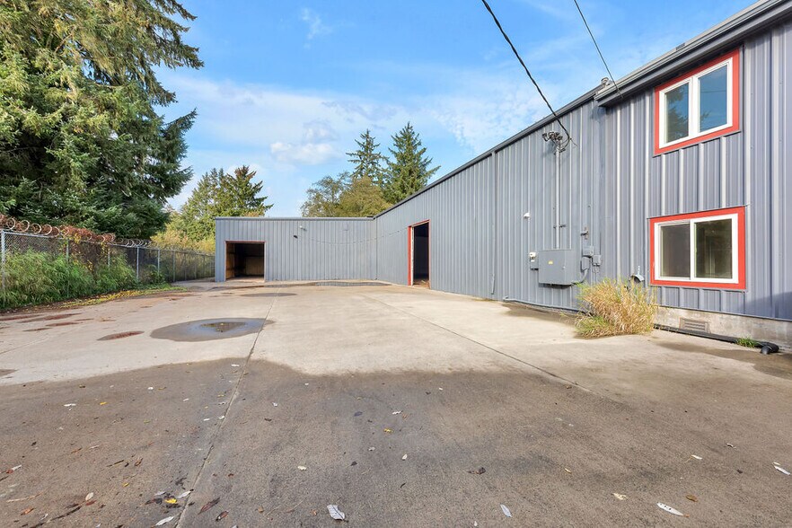 More Photos Of 1425 SE 9th St, Warrenton Warehouse For Lease