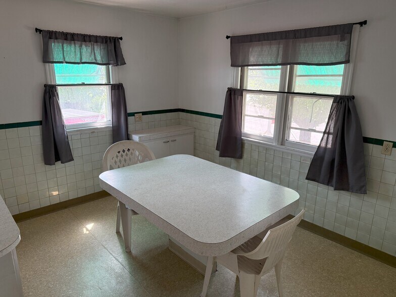 More Photos Of 2817 S Ray St, Spokane Office Residential For Sale