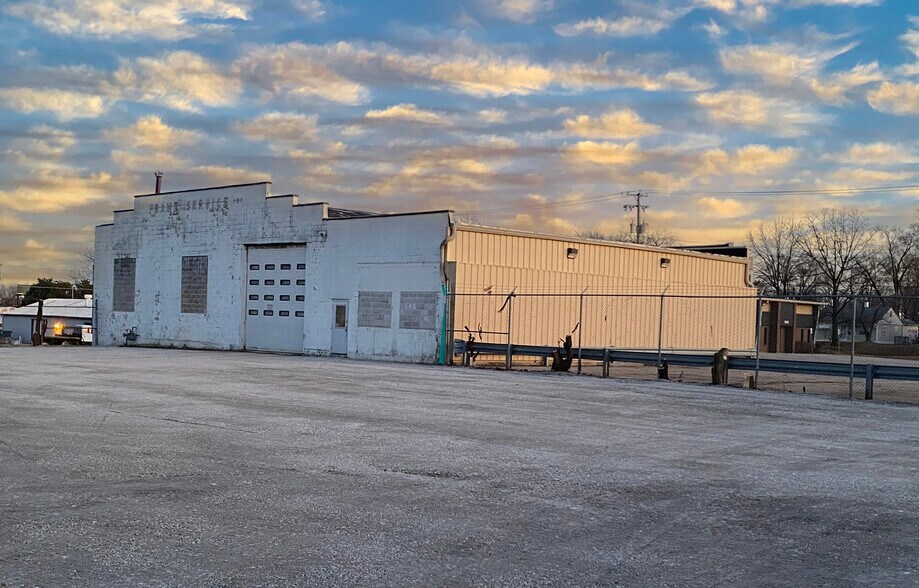 More Photos Of 2704 Jedderds Ave, Fort Wayne Warehouse For Sale