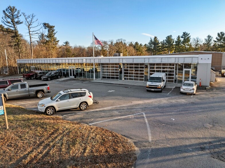 More Photos Of 145 Union St, Holbrook Warehouse For Lease