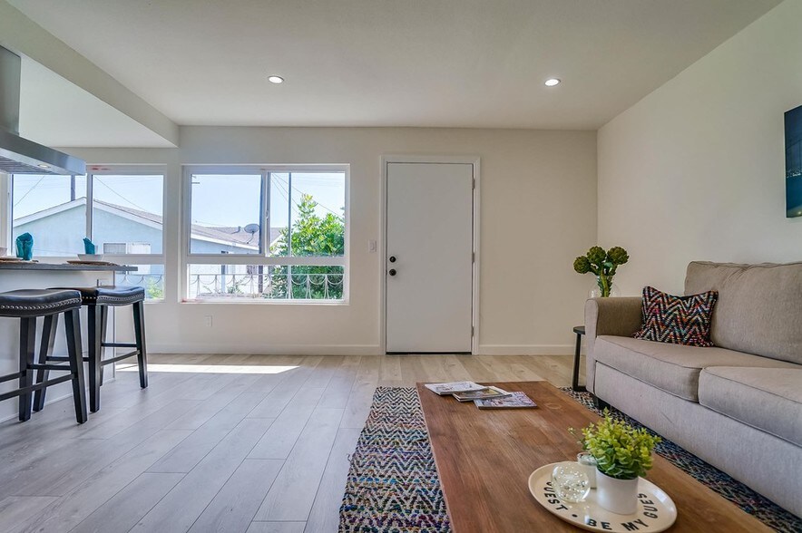 More Photos Of 1512 Sherman Pl, Long Beach Apartments For Sale