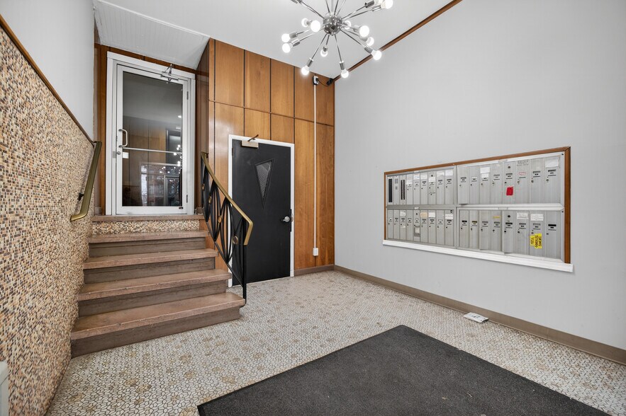 More Photos Of 27 Imlay St, Hartford Apartments For Sale