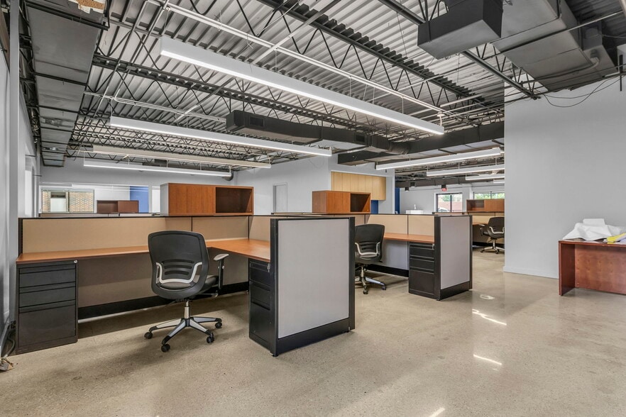 More Photos Of 10580 Barkley St, Overland Park Medical For Lease