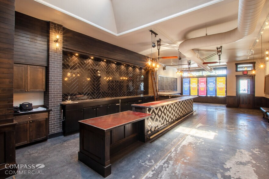 More Photos Of 1024 NW Bond St, Bend Storefront For Lease