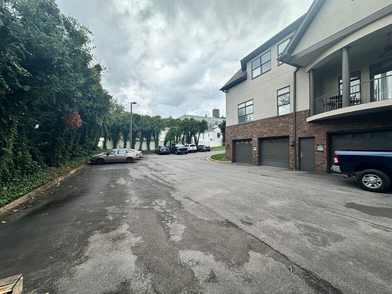 More Photos Of 4624 Chambliss Ave, Knoxville Office Residential For Sale