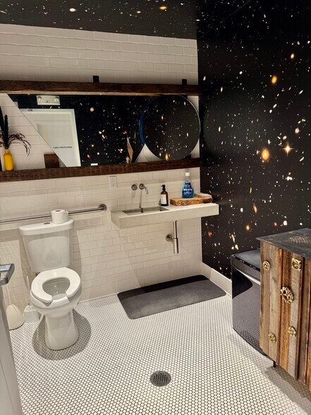 More Photos Of 637 King St, San Francisco Apartments For Sale