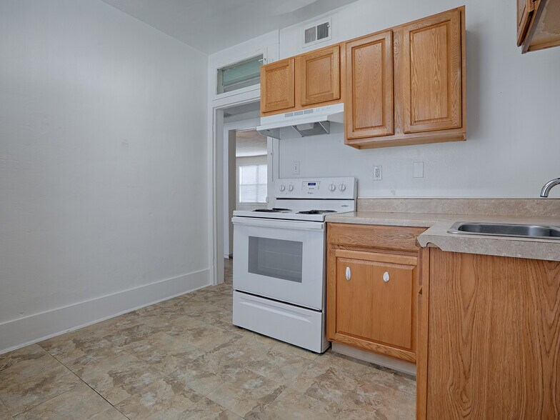 More Photos Of 422 E Citrus Ave, Eustis Multifamily For Sale