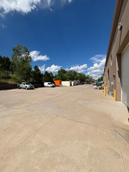 More Photos Of 4759 Town Center Dr, Colorado Springs Warehouse For Lease