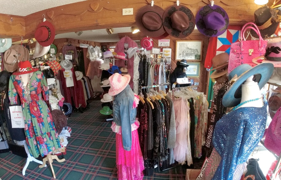 More Photos Of 377 Parkway, Gatlinburg Freestanding For Sale