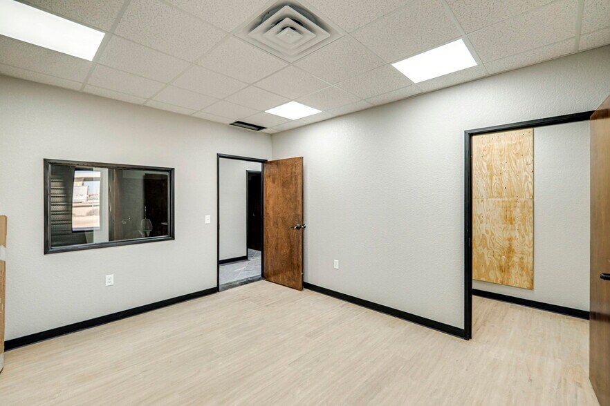 More Photos Of 16791 W Basin St, Odessa Warehouse For Sale