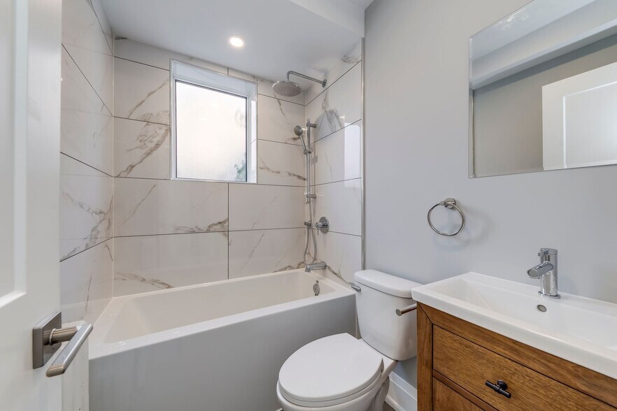 More Photos Of , Mississauga Multifamily For Sale