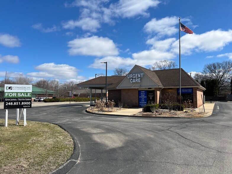 More Photos Of 22990 Pontiac Trl, South Lyon Bank For Sale