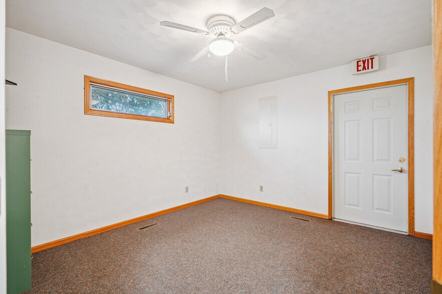 More Photos Of 219 N Canal St, Annawan Office For Sale