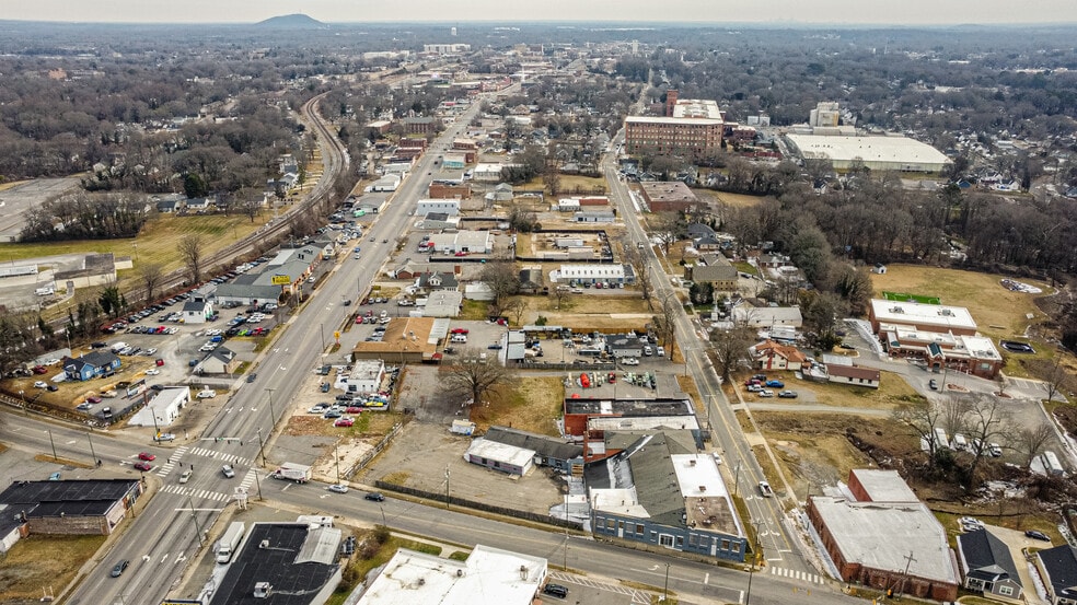 More Photos Of 226 S Linwood Rd, Gastonia Warehouse For Sale