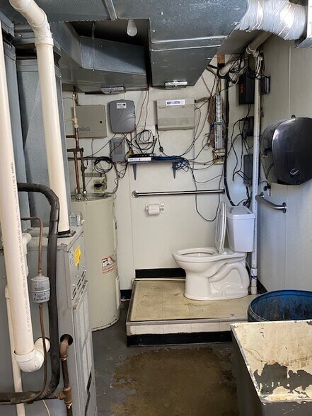 More Photos Of 600 Meyer Rd, Celina Flex For Lease