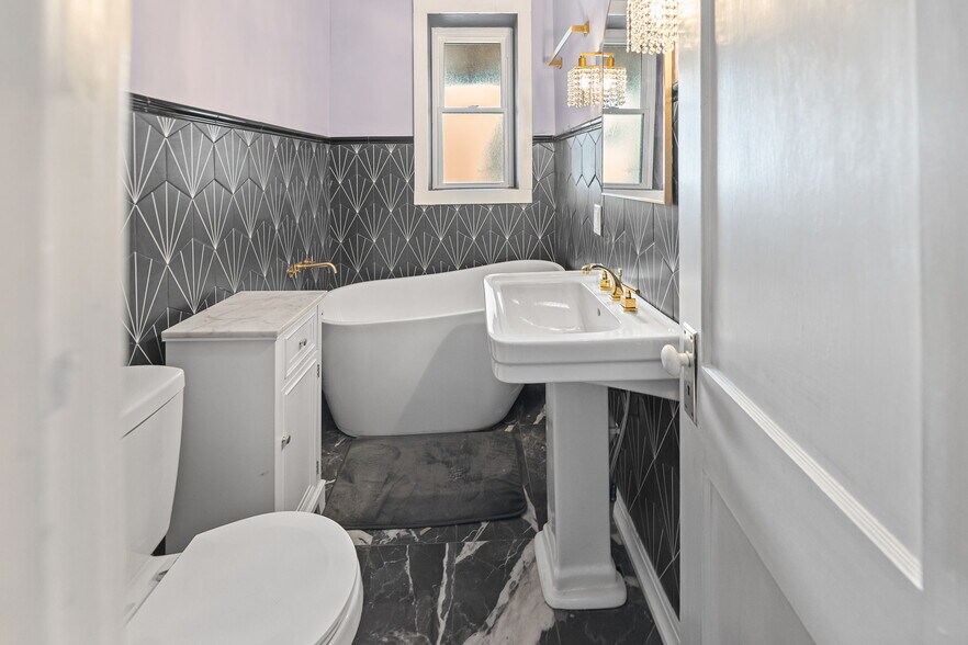 More Photos Of 6 S Division St, Du Quoin General Retail For Sale