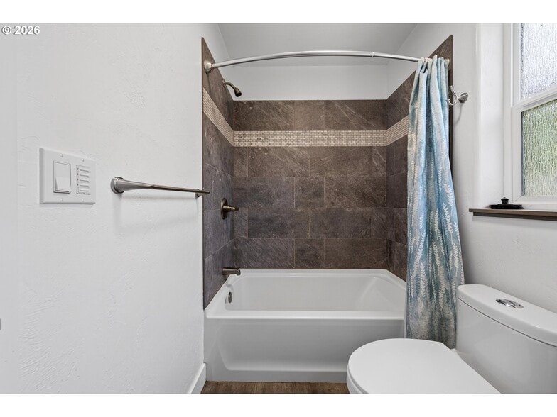 More Photos Of 29940 Harbor Way, Gold Beach Apartments For Sale
