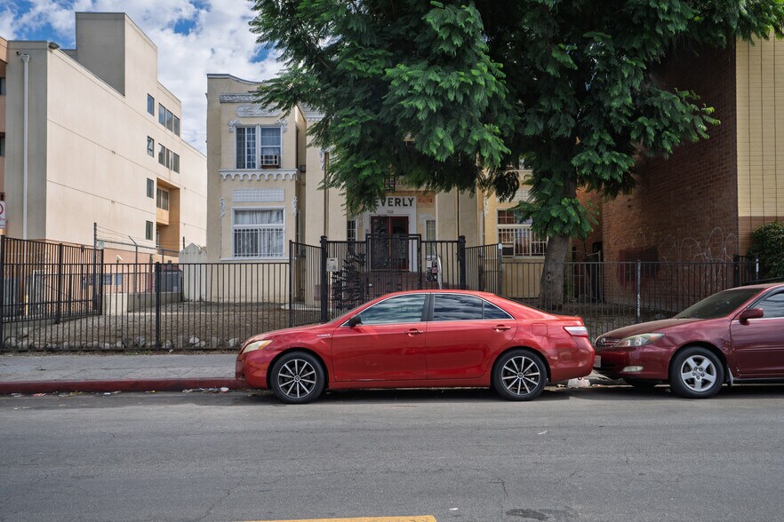 More Photos Of 746 S Bonnie Brae St, Los Angeles Apartments For Sale