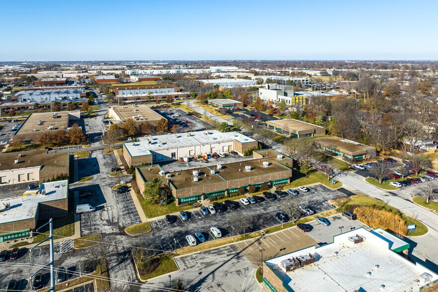 More Photos Of 13253-13269 W 98th St, Lenexa Light Manufacturing For Lease