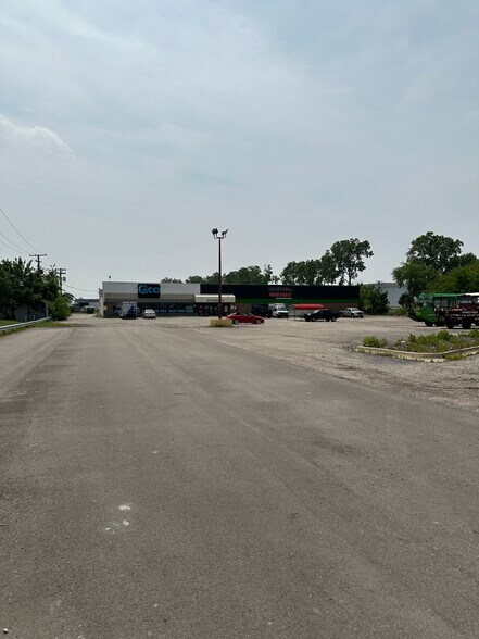 More Photos Of 19100 15 Mile Rd, Clinton Township Storefront For Sale
