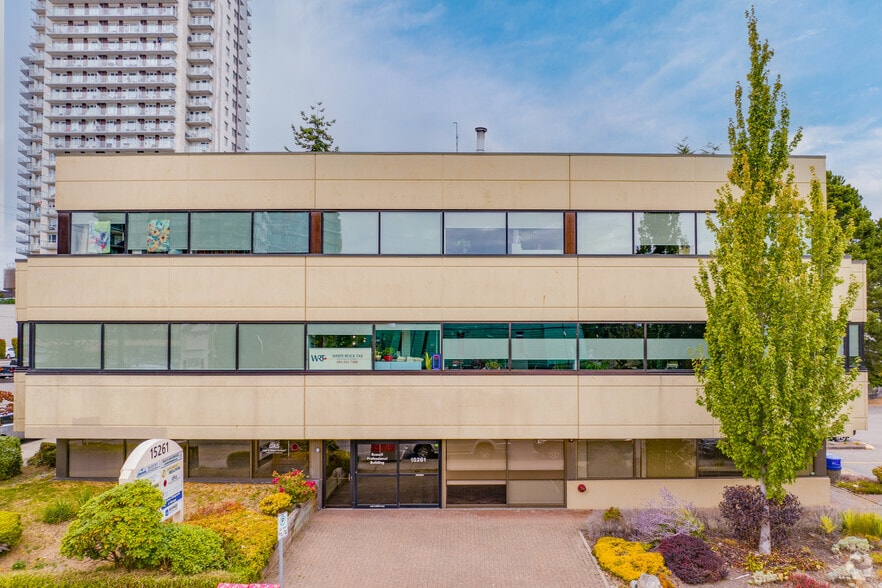 More Photos Of 15261 Russel Ave, White Rock Medical For Lease
