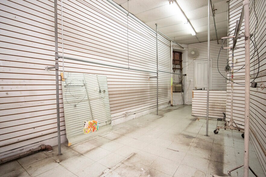 More Photos Of 205 W 20th St, New York Apartments For Lease