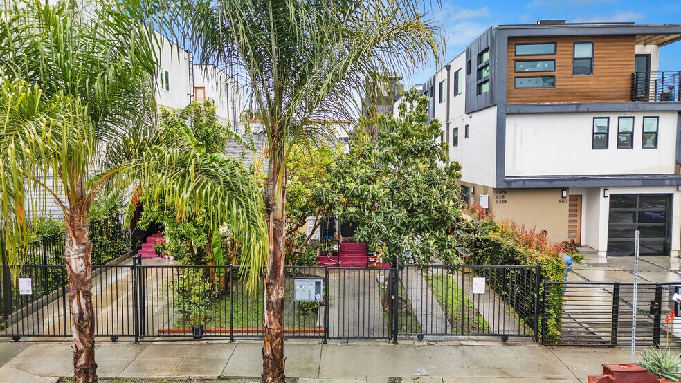 More Photos Of 644 N Serrano Ave, Los Angeles Multifamily For Sale