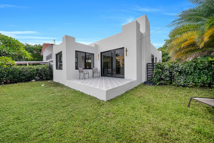 More Photos Of 1370 SW 5th St, Miami Apartments For Sale