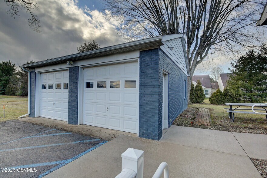 More Photos Of 121 Jpm Rd, Lewisburg Medical For Sale