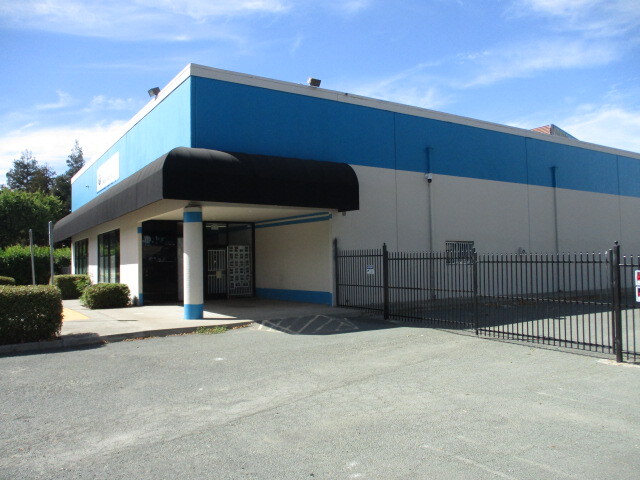 More Photos Of 2685 E Leland Rd, Pittsburg Freestanding For Lease