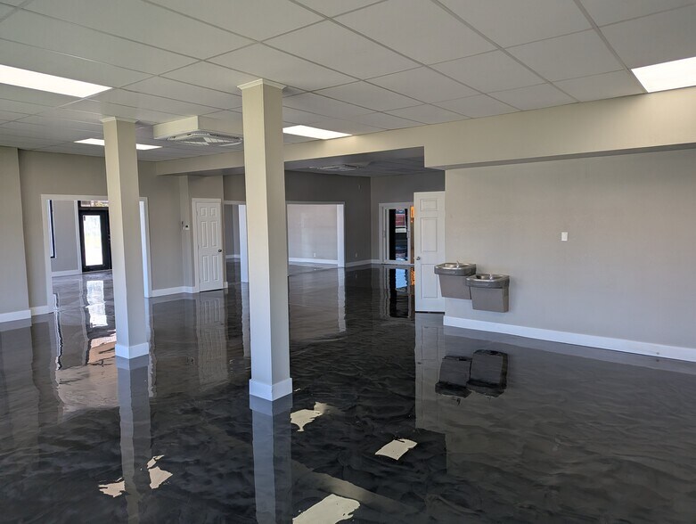 More Photos Of 7940 Grand Blvd, Port Richey General Retail For Sale